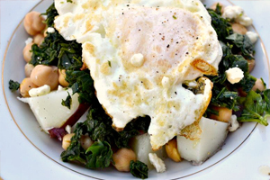 Lunch: Fried egg salad with tea