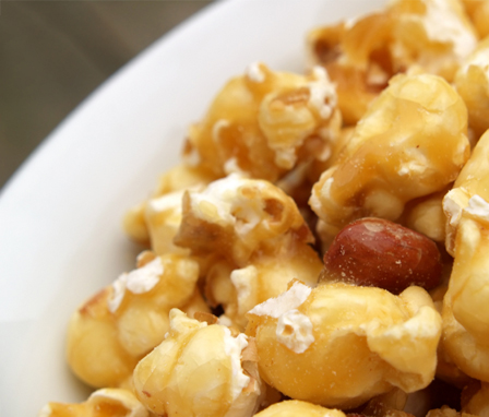 Popcorn raisin crunch