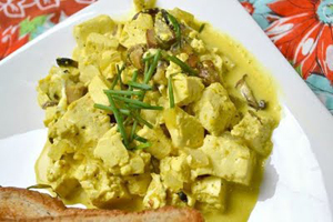 Breakfast: Tofu scramble with whole wheat toast