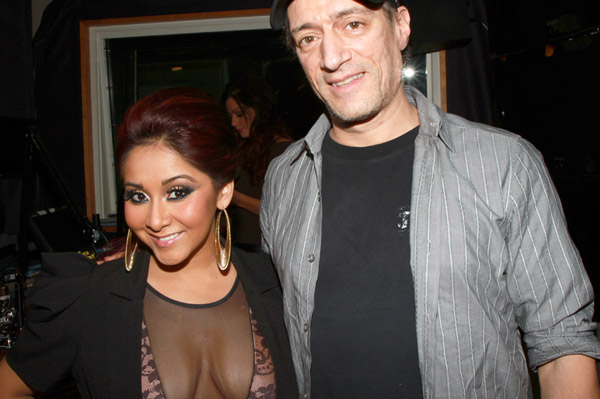 Snooki denies pregnancy