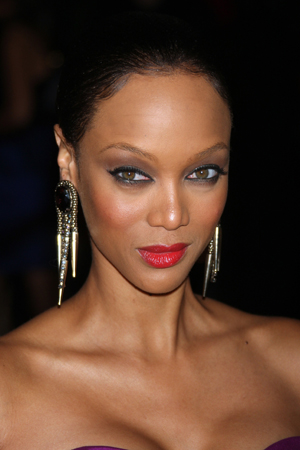 The CW renews America's Next Top Model for cycle 19