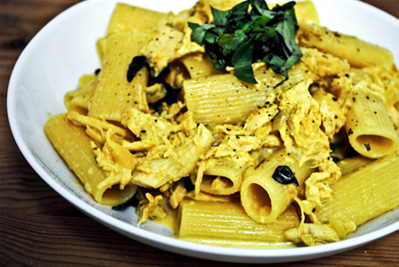 Rigatoni with wine-braised chicken and saffron cream