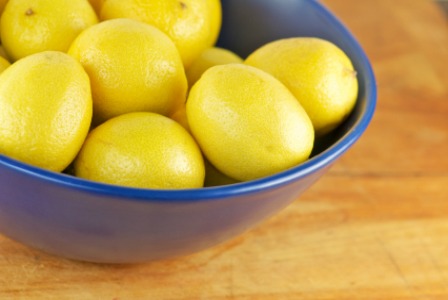Bowl of lemons