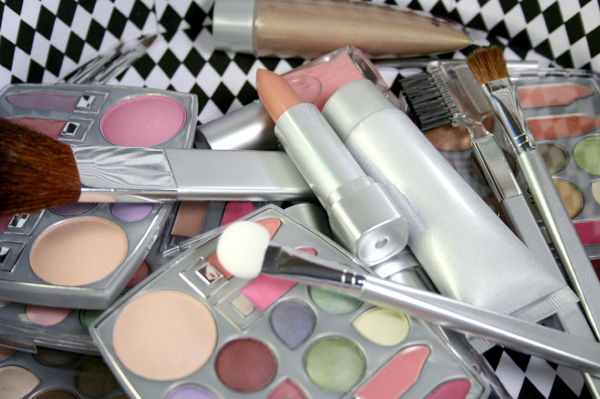 Messy makeup bag