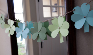 DIY shamrock garland