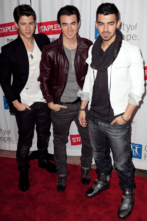 The Jonas Brothers are coming to E!
