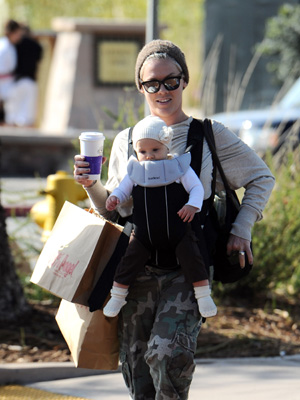 Pink and her daughter Willow