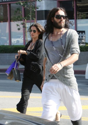 Russell brand, Oriela Medellin