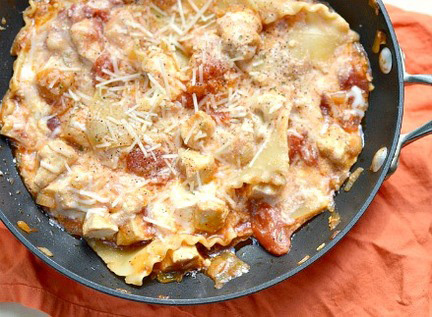 Buffalo chicken lasagna skillet for one