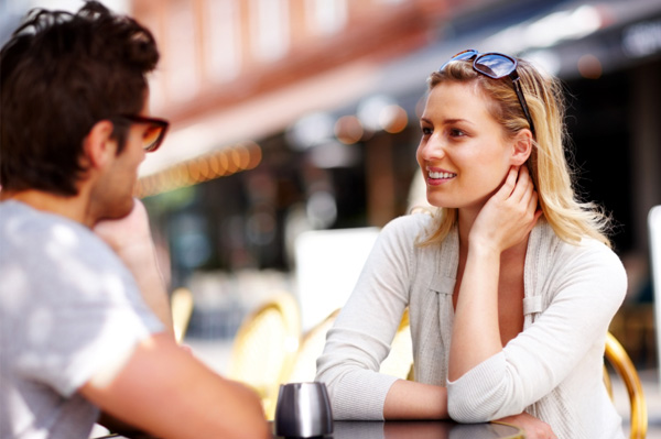 Date at a cafe