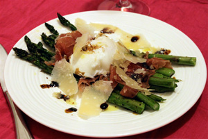 Elegant asparagus salad with prosciutto and poached egg