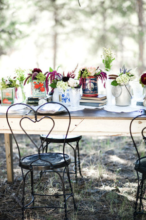 Prop it up The center of your guest tables can be a bit daunting when on a 