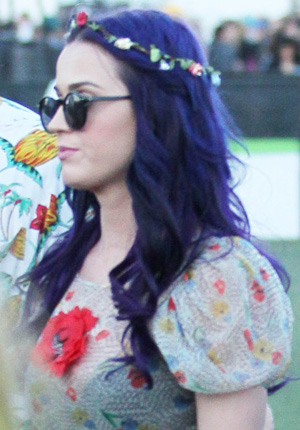 Katy Perry debuts purple hair