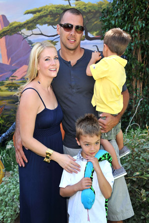 Melissa Joan Hart pregnant with third child
