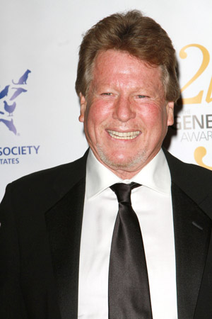 Ryan O'Neal agrees to paternity test