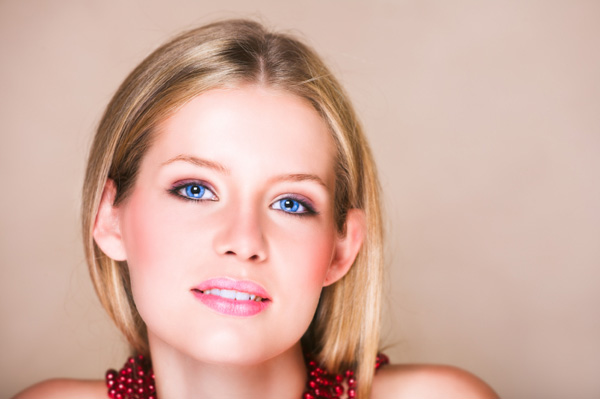 woman with blonde hair