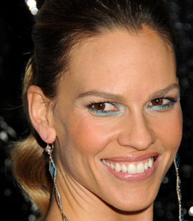 Hilary Swank wearing blue eyeshadow