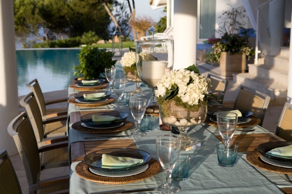 Outdoor patio table