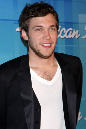 Phillip Phillips reveals his Idol kidney operations 