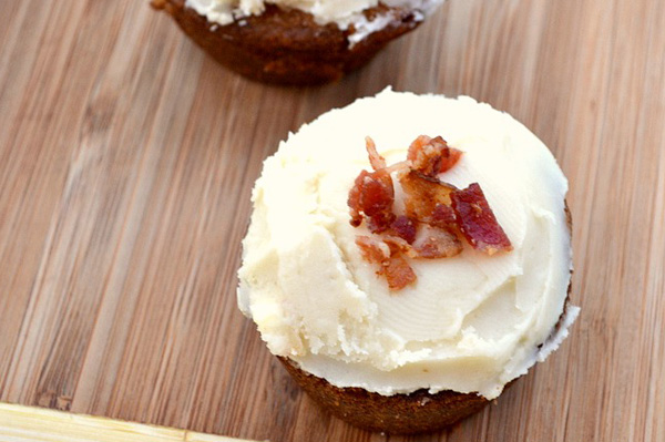 Bacon maple cupcakes