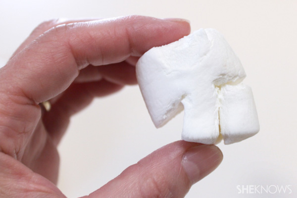 Candy kekbabs -- Cut marshmallow