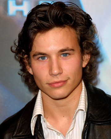 [Image: man-candy-mondays-jonathan-taylor-thomas-main.jpg]