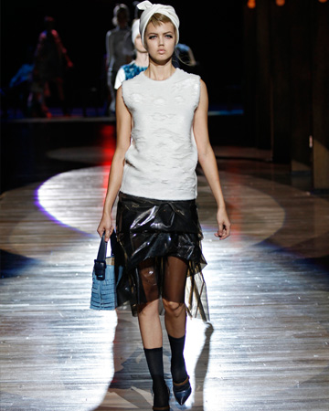 Marc Jacobs runway -- black and white look