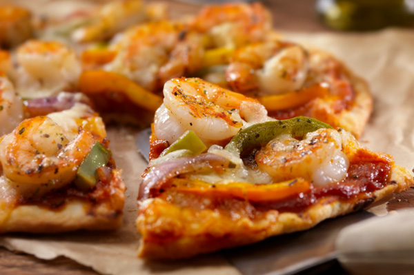 Grilled chipotle shrimp and roasted pepper pizza