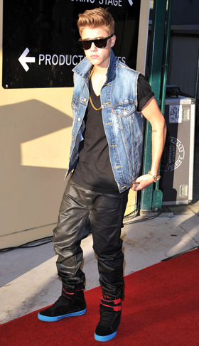 does justin bieber write his own songs does justin bieber write his own songs
