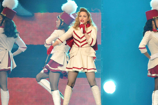 Madonna booed during Paris concert