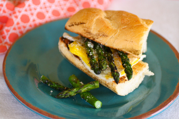 meatless-monday-fried-egg-and-grilled-asparagus-sandwich.jpg