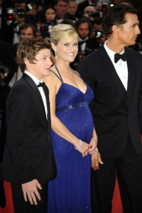 Reese Witherspoon pregnant