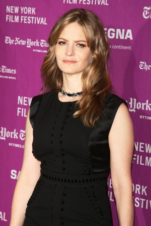 Jennifer Jason Leigh