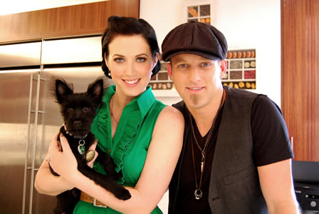 Country couple Thompson Square talk about their relationship tips and their new puppy.