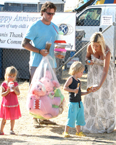 Tori Spelling with husband and kids