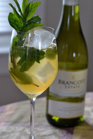 Minty Peach Sangria (can be served as a pitcher)