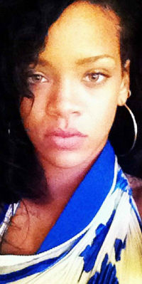 Rihanna Posts Picture of Self on Twitter