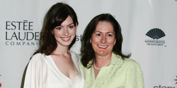Anne Hathaway and mom