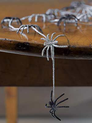Creepy crawlie garland