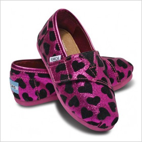 Giveaway! TOMS shoes for your little one - Family Sponge