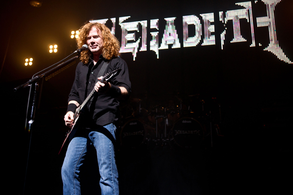 Dave Mustaine hates Barack Obama