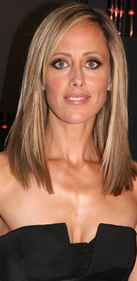 Kim Raver's straight hairstyle