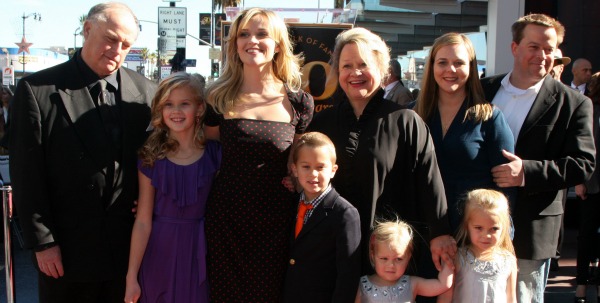 Reese witherspoon and mom