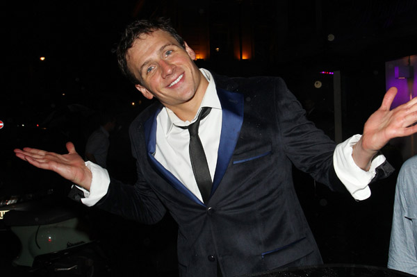 Ryan Lochte pees in the pool