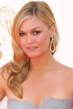Julia Stiles at 2011 Emmys