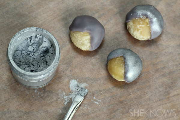Add luster dust