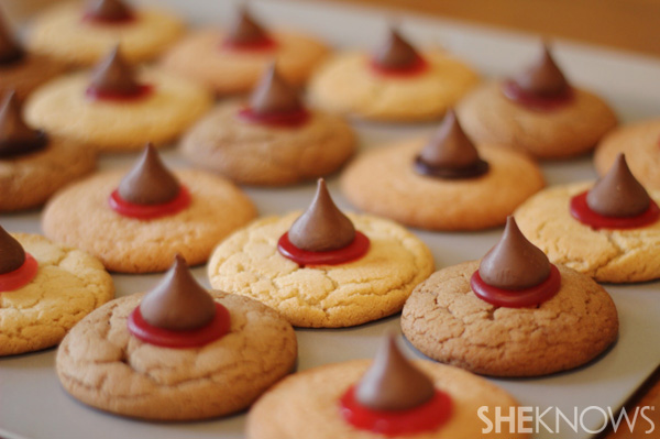 Decorate boob cookies