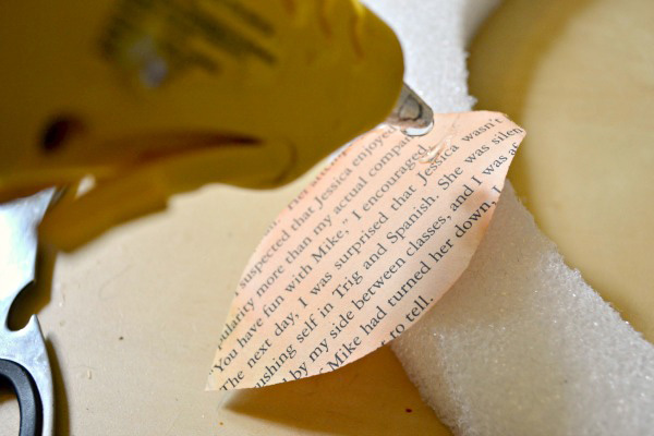 glue leaves