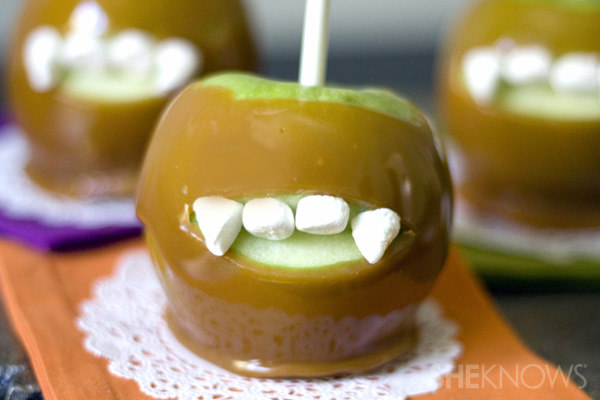 Finished Vampire Caramel Apples