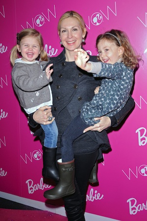 Gossip Girl mom Kelly Rutherford loses custody of her two kids.
